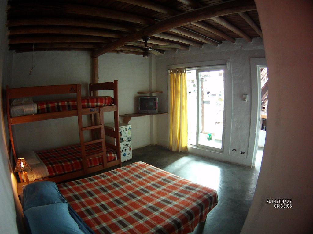 Tio Richi Surfcamp Hostel Punta Hermosa Bilik gambar